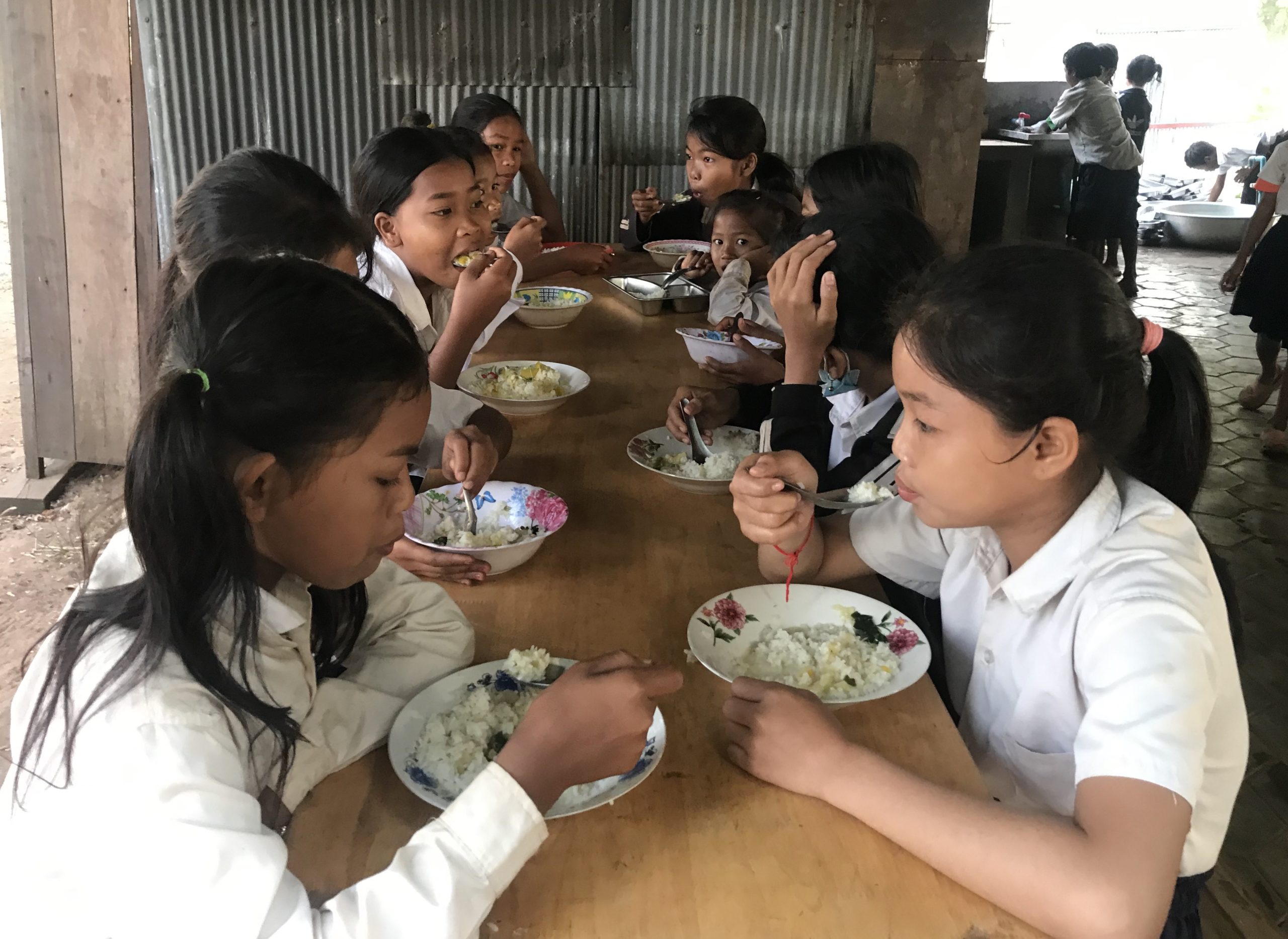 PLF students eating lunch