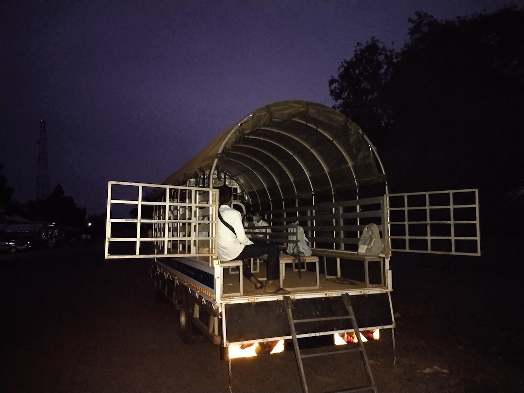 Srayang truck early morning pick up Srayang truck early morning pick up
