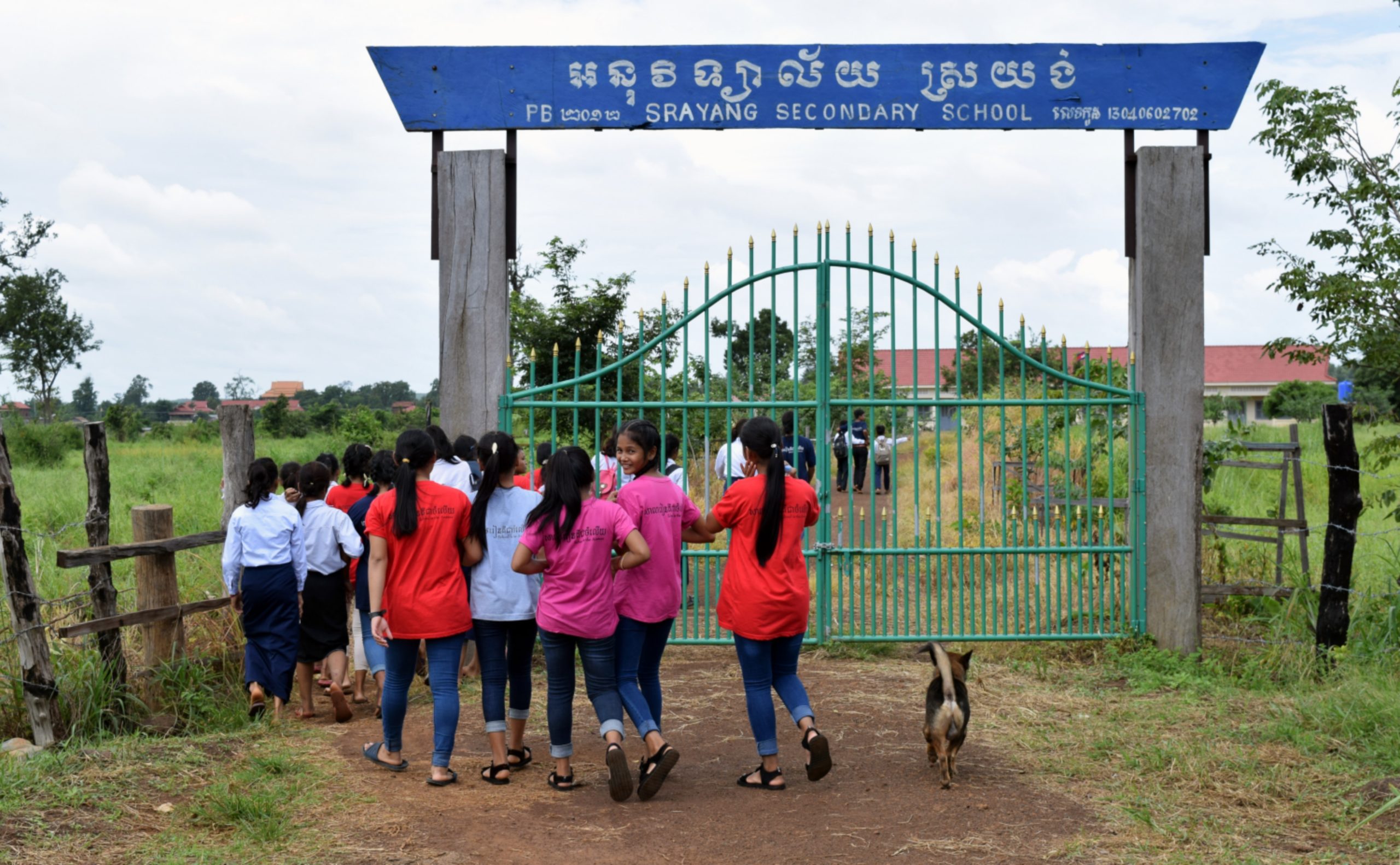 Students walking to Srayang Secondary School